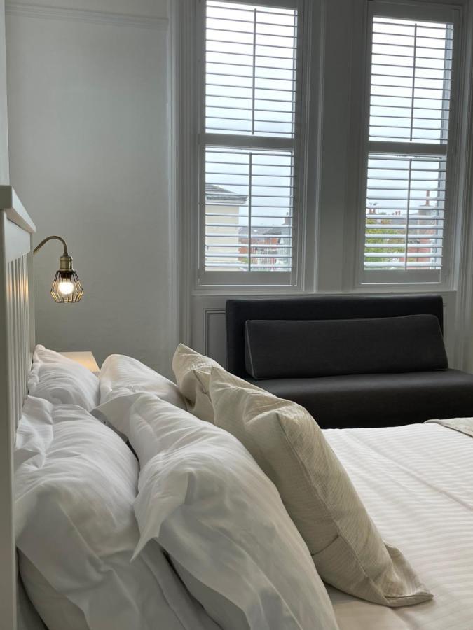 Spacious Victorian Birkdale Apartment With Garden Southport Buitenkant foto