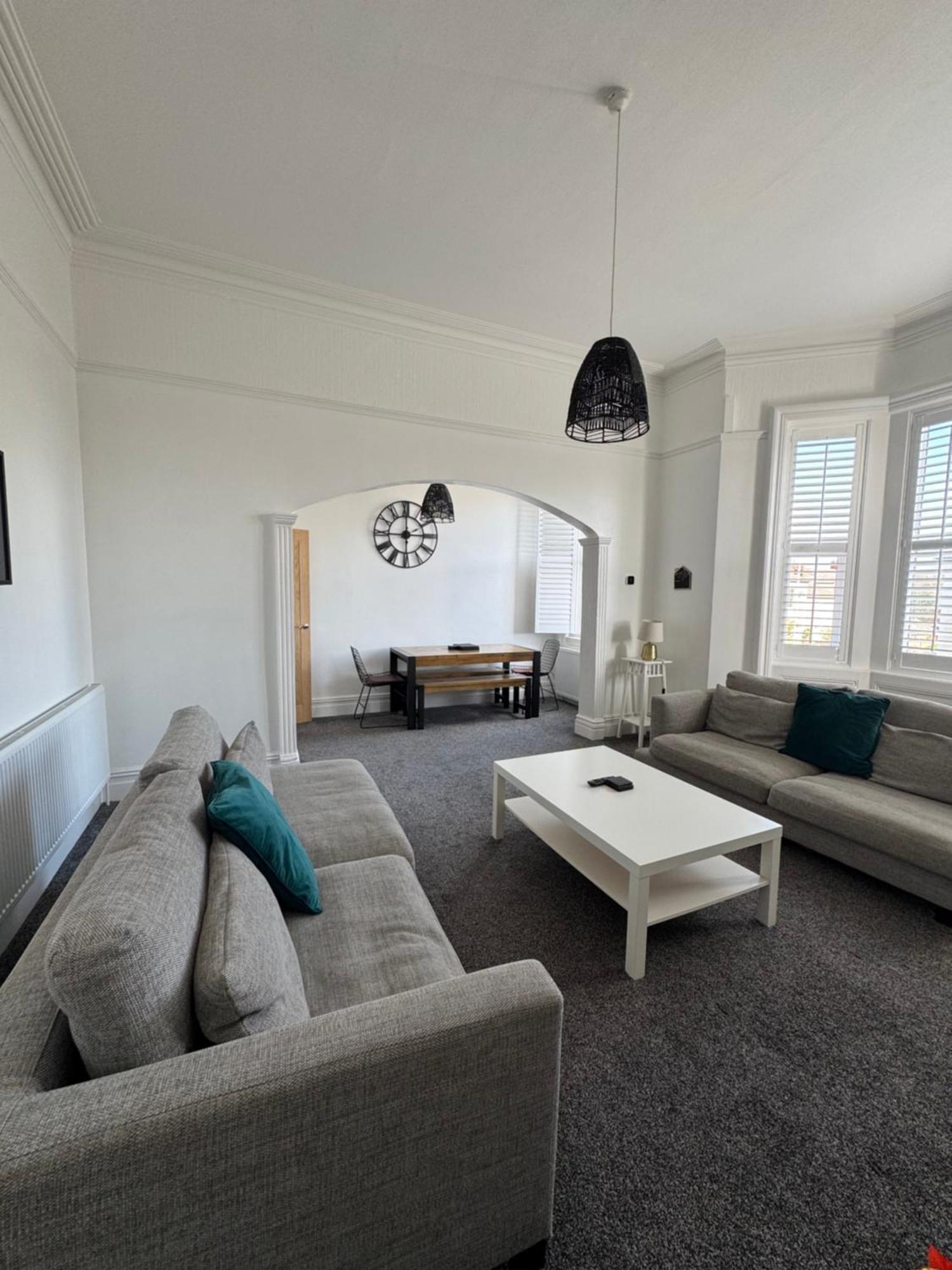 Spacious Victorian Birkdale Apartment With Garden Southport Buitenkant foto